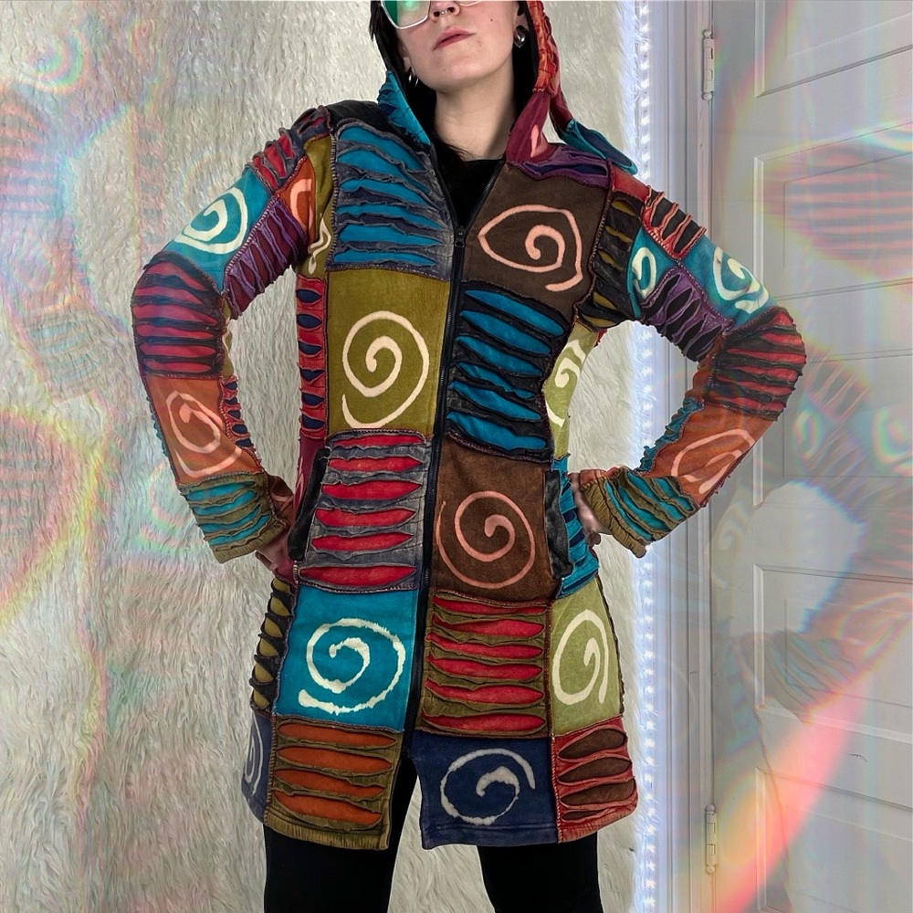 Spiral Slit Colorful Fleece Lined Pointy Hooded Coat